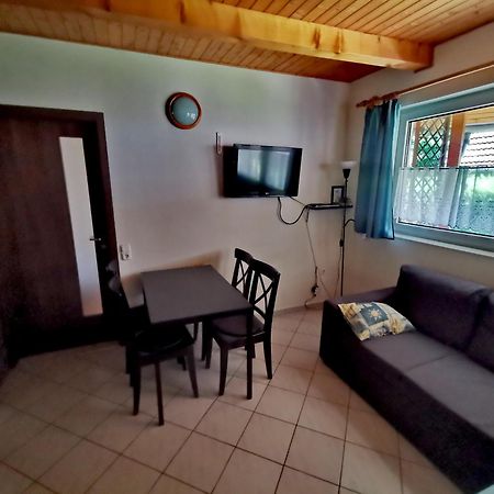 Nemeth Apartmanhaz Balatongyörök Buitenkant foto
