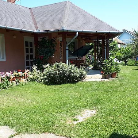 Nemeth Apartmanhaz Balatongyörök Buitenkant foto