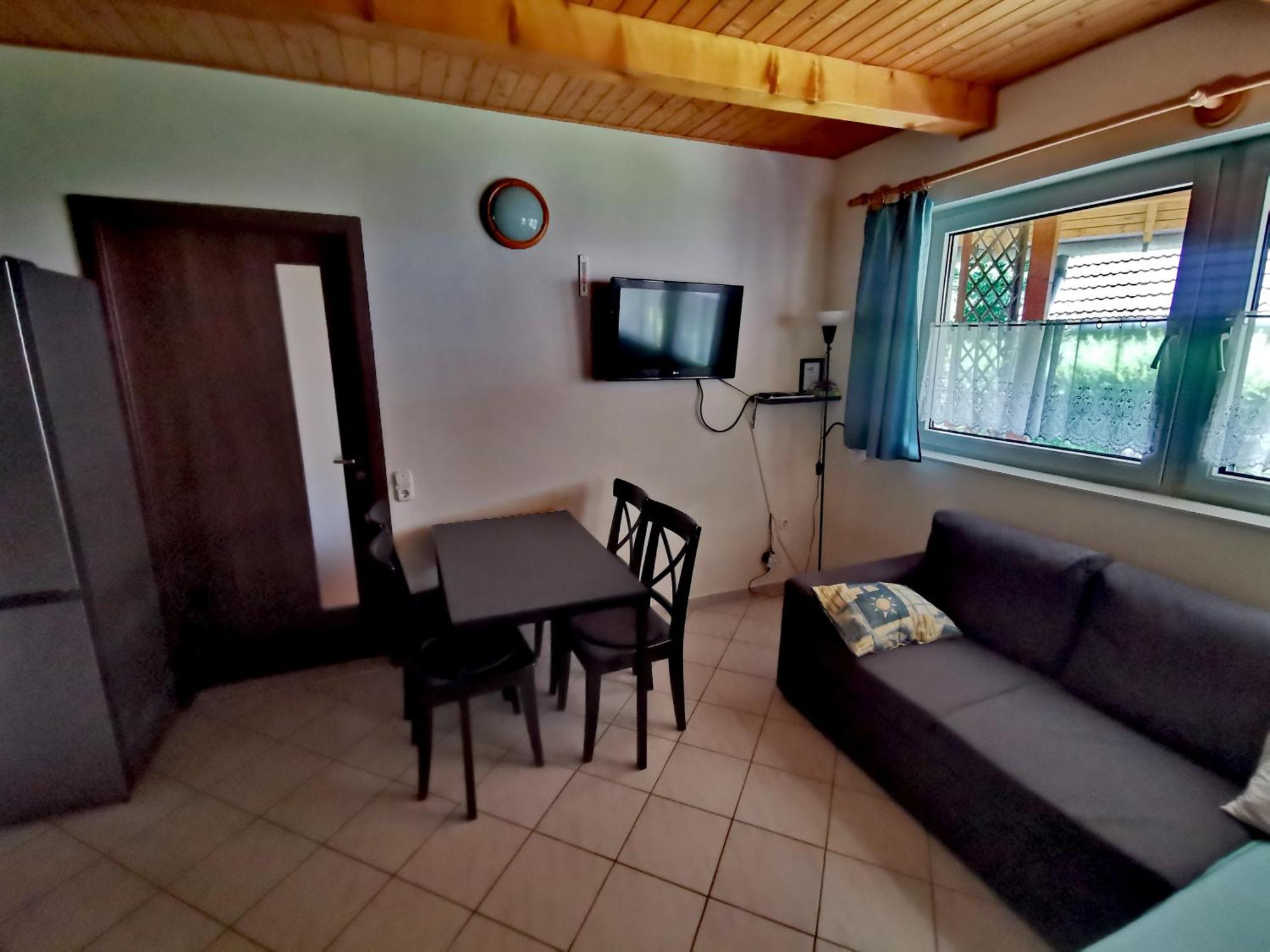 Nemeth Apartmanhaz Balatongyörök Buitenkant foto