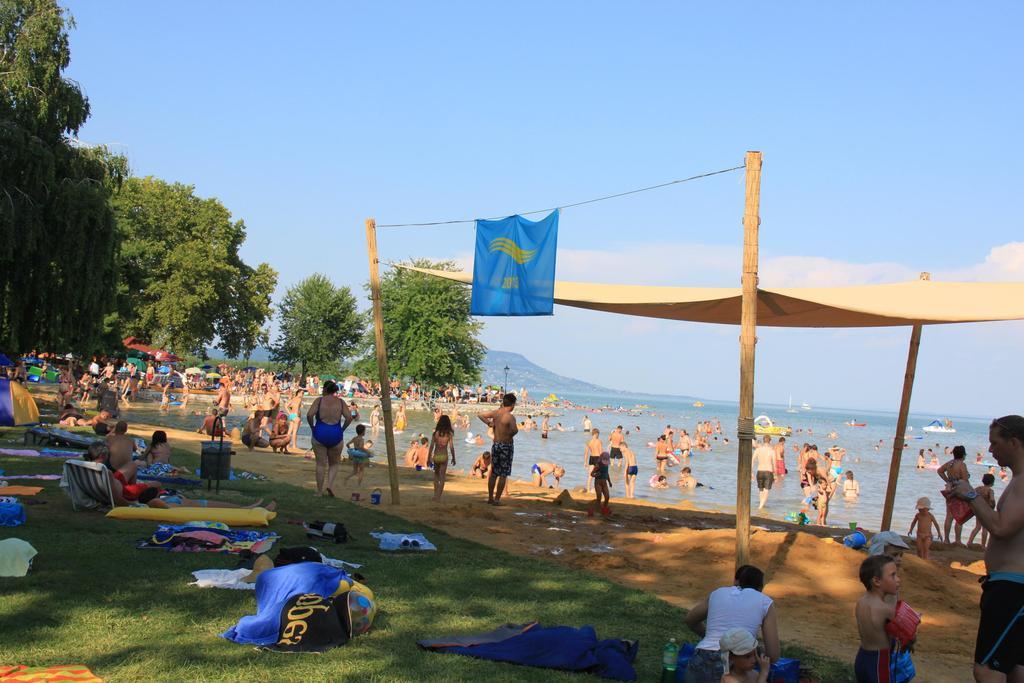 Nemeth Apartmanhaz Balatongyörök Buitenkant foto