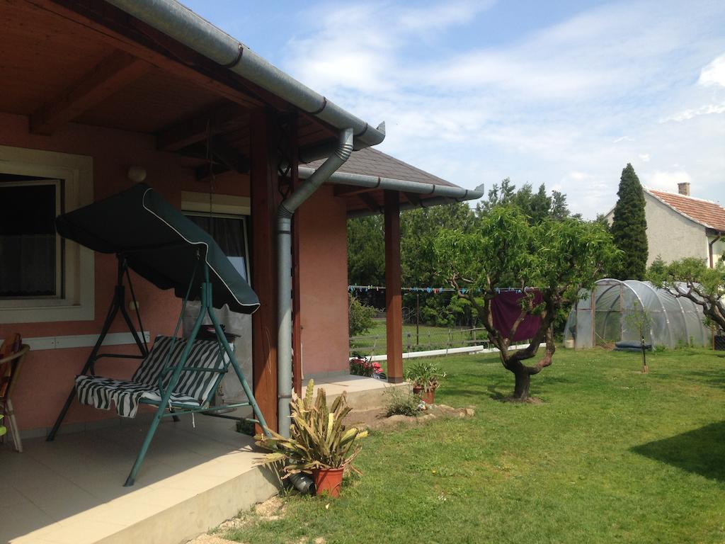 Nemeth Apartmanhaz Balatongyörök Kamer foto