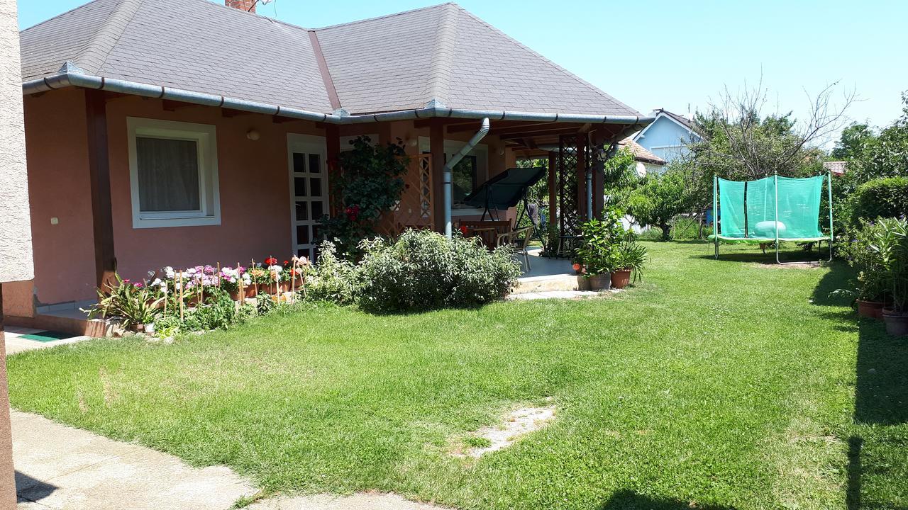Nemeth Apartmanhaz Balatongyörök Buitenkant foto